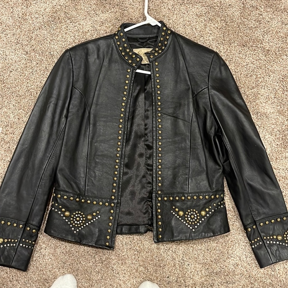 Scully Size M Black Leather Jacket with Rivets - like new